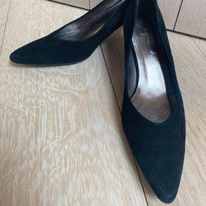 Agnes B. Black suede pumps, EU Size 38